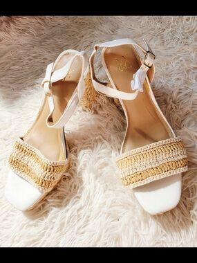 New NY&CO Braided Straw Strap White Ankle-Wrap Sandals